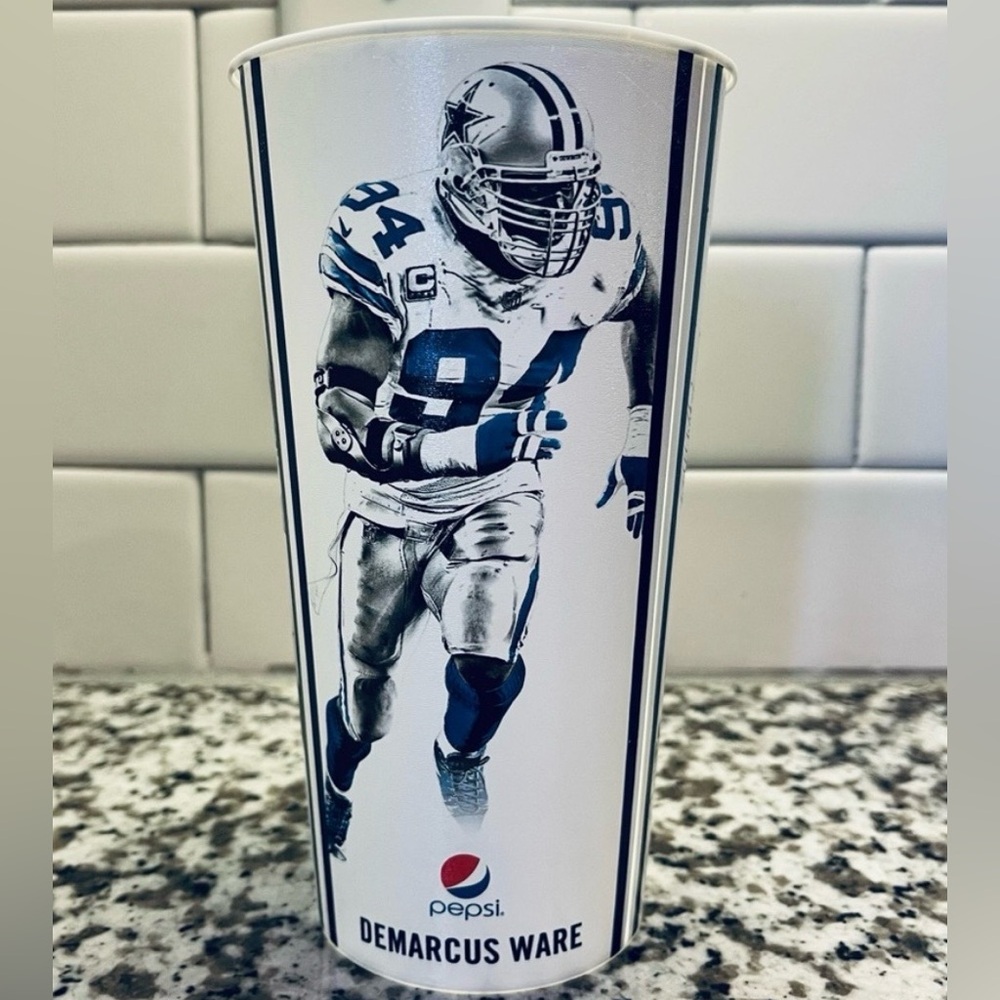 Dallas Cowboys NFL Licensed Stadium Collectors Cup 32oz